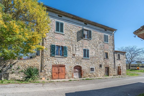 casa indipendente in vendita ad Arezzo in zona Rigutino