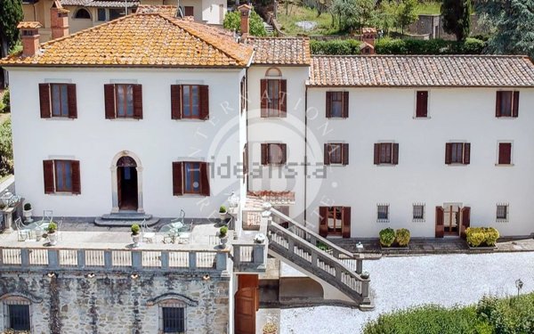 casa indipendente in vendita ad Arezzo in zona Centro Città
