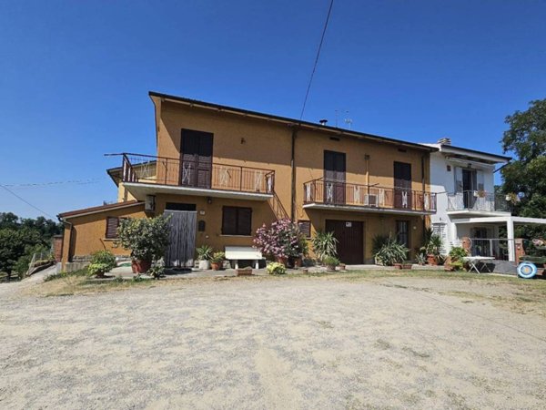 casa indipendente in vendita ad Arezzo in zona Chiassa-Tregozzano