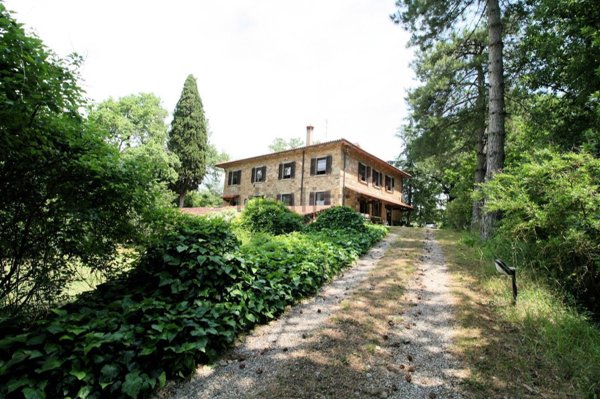 casa indipendente in vendita ad Arezzo in zona Centro Città