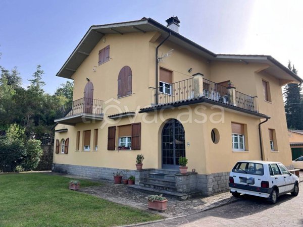 casa indipendente in vendita ad Arezzo in zona Olmo