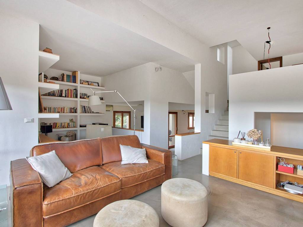 casa indipendente in vendita ad Arezzo in zona Antria