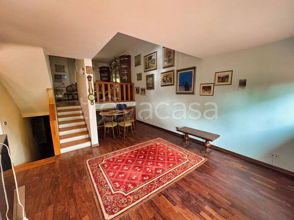 casa indipendente in vendita ad Arezzo in zona Pescaiola