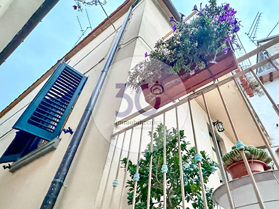 casa indipendente in vendita ad Arezzo in zona Stroppiello