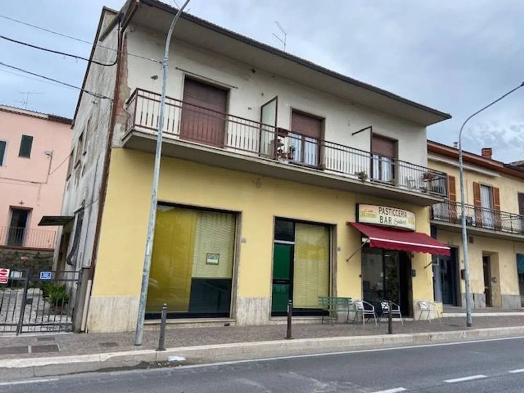 appartamento in vendita ad Arezzo in zona Rigutino