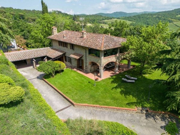 casa indipendente in vendita ad Arezzo in zona Chiassa-Tregozzano