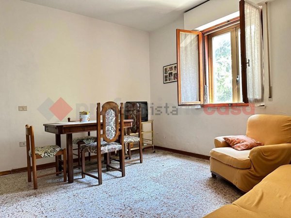 casa indipendente in vendita ad Arezzo in zona Agazzi