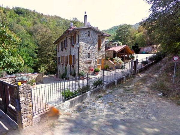casa indipendente in vendita ad Arezzo in zona Agazzi