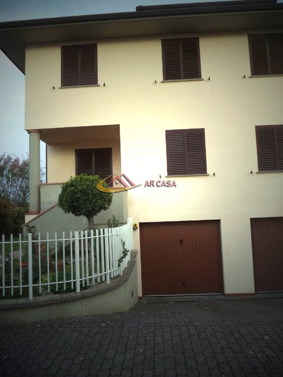 casa indipendente in vendita ad Arezzo in zona Marcena
