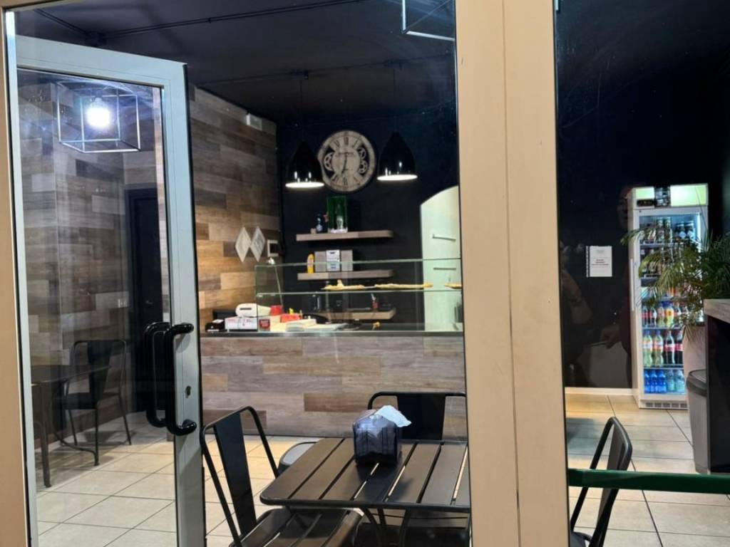 negozio in vendita ad Arezzo