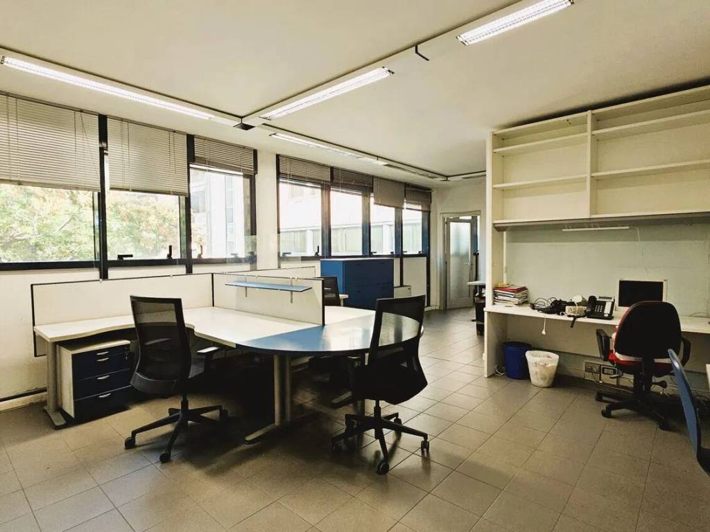 ufficio in vendita ad Arezzo in zona Vittorio Veneto