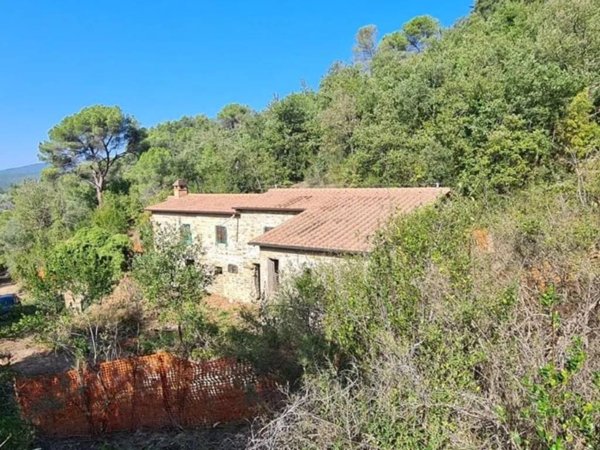 casa indipendente in vendita ad Arezzo in zona Chiassa-Tregozzano