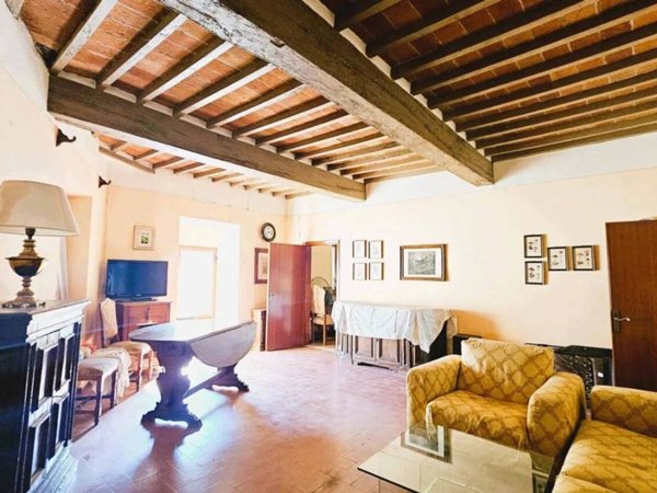 casa indipendente in vendita ad Arezzo in zona Quarata