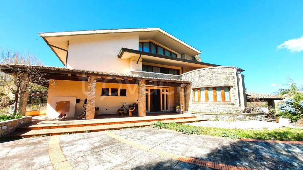 casa indipendente in vendita ad Arezzo in zona Pratantico-Indicatore
