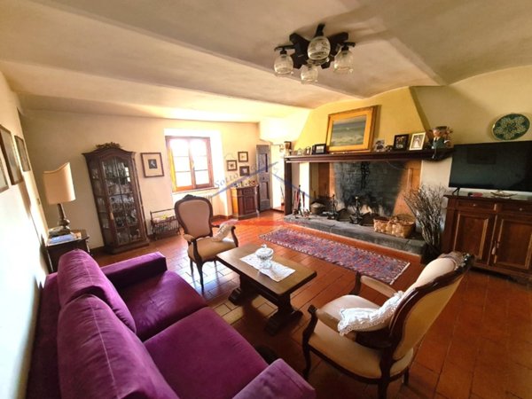 casa indipendente in vendita ad Arezzo in zona Quarata