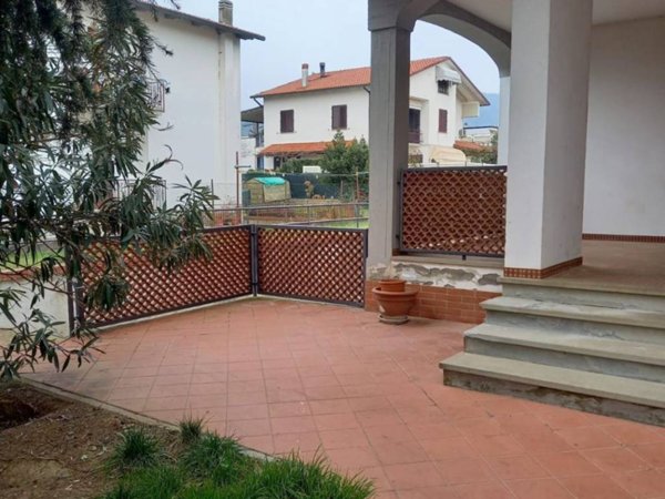 appartamento in vendita ad Arezzo in zona Rigutino