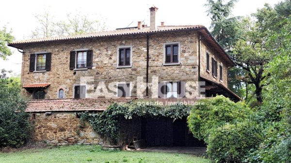 casa indipendente in vendita ad Arezzo in zona Quarata