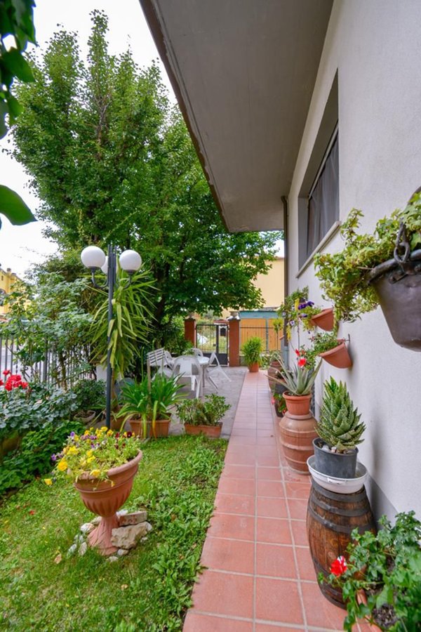 casa indipendente in vendita ad Arezzo in zona Fiorentina