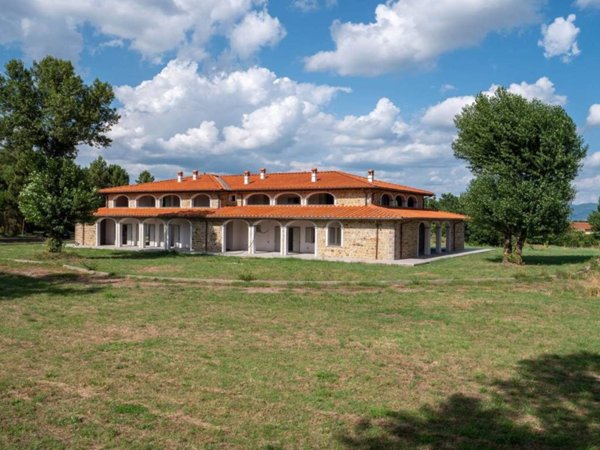 casa indipendente in vendita ad Arezzo