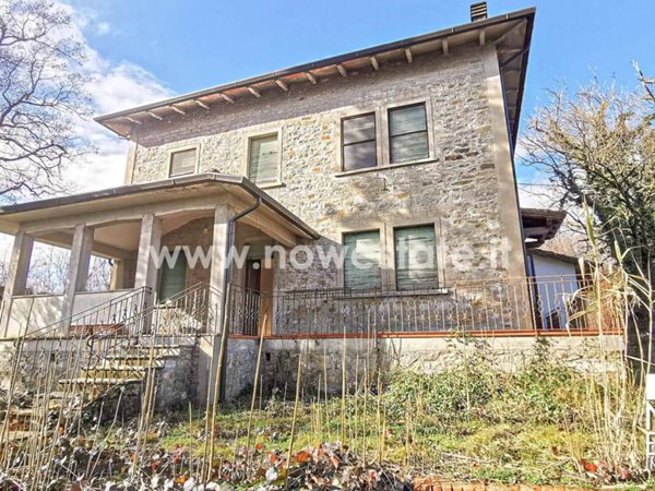 casa indipendente in vendita ad Arezzo in zona Chiassa-Tregozzano