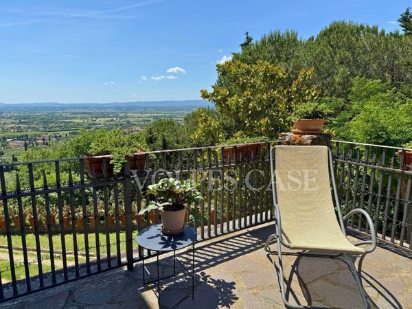 casa indipendente in vendita ad Arezzo in zona Sant'Anastasio