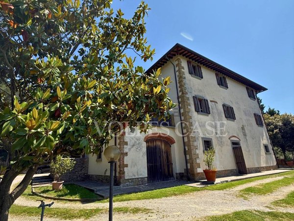 casa indipendente in vendita ad Arezzo in zona Sant'Anastasio