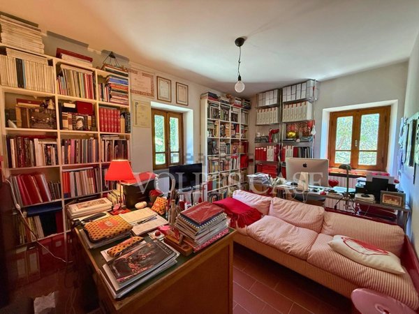 casa indipendente in vendita ad Arezzo in zona Sant'Anastasio