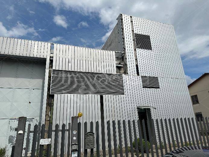locale commerciale in vendita ad Arezzo in zona Ponte Alla Chiassa