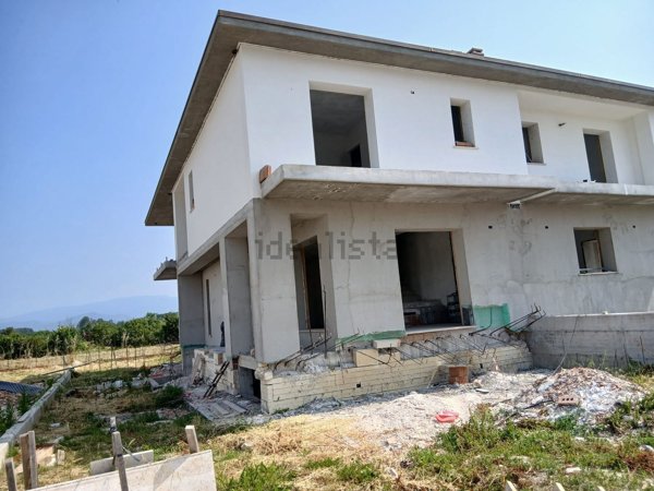 casa indipendente in vendita ad Arezzo