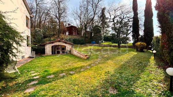 casa indipendente in vendita ad Arezzo in zona Chiassa-Tregozzano