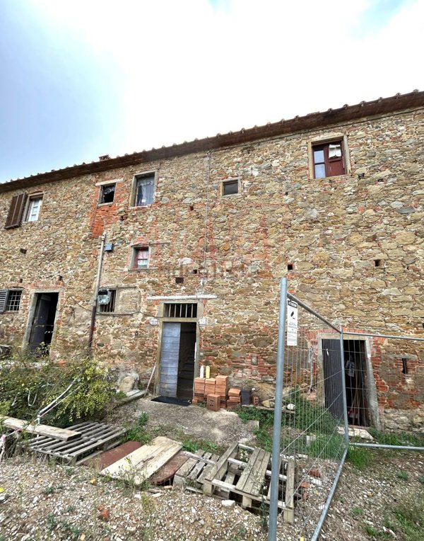 casa indipendente in vendita ad Arezzo