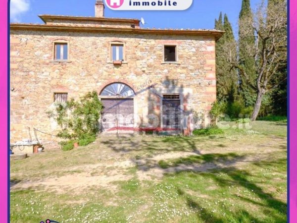 casa indipendente in vendita ad Arezzo in zona Quarata