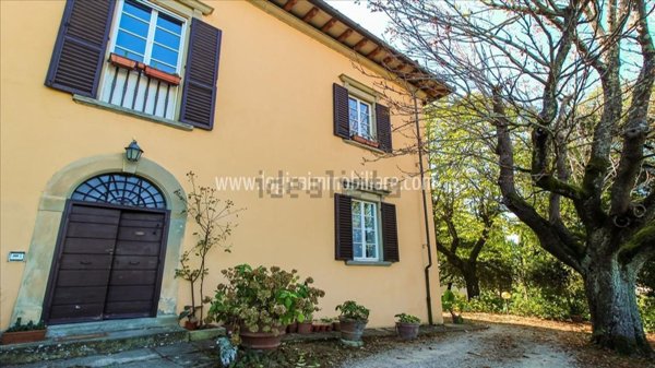 casa indipendente in vendita ad Arezzo