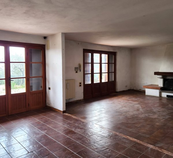 casa indipendente in vendita ad Arezzo in zona Pescaiola