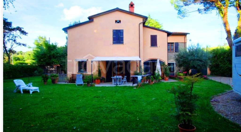casa indipendente in vendita ad Arezzo in zona Santa Firmina
