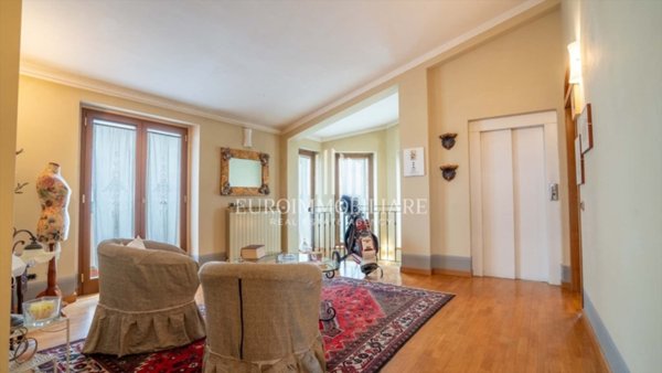 casa indipendente in vendita ad Arezzo in zona Chiani
