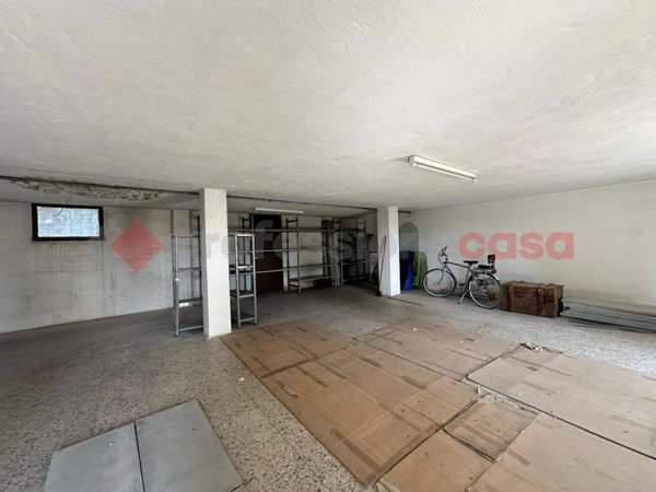locale di sgombero in vendita ad Arezzo