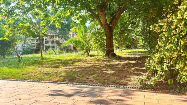 casa indipendente in vendita ad Arezzo in zona Pescaiola