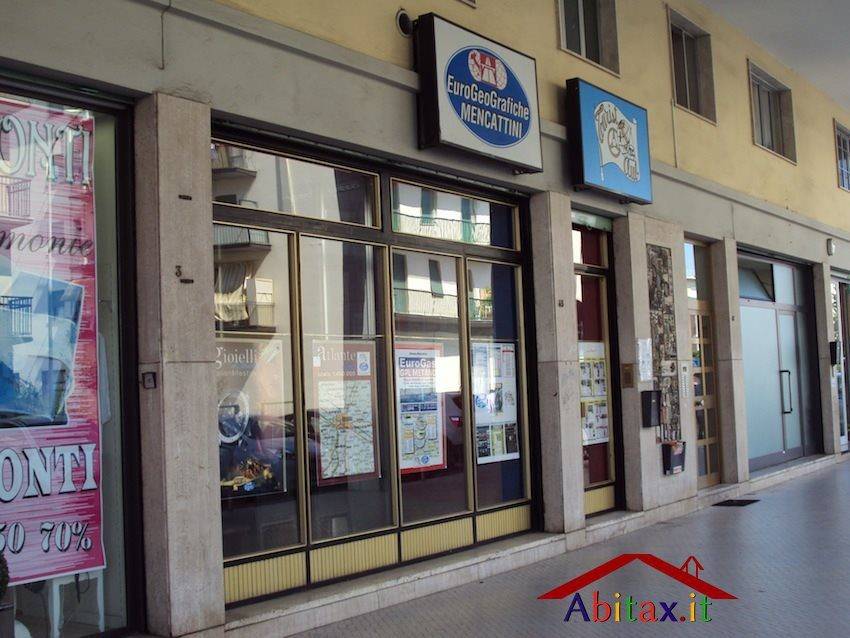 negozio in vendita ad Arezzo
