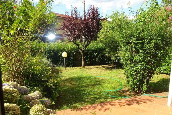 casa indipendente in vendita ad Arezzo in zona Santa Firmina