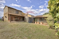 casa indipendente in vendita ad Arezzo in zona Agazzi