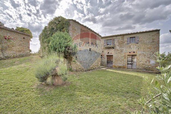 casa indipendente in vendita ad Arezzo in zona Agazzi