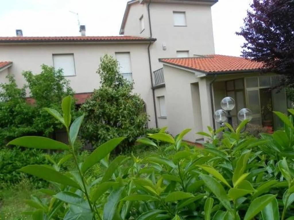 casa indipendente in vendita ad Arezzo in zona Rigutino
