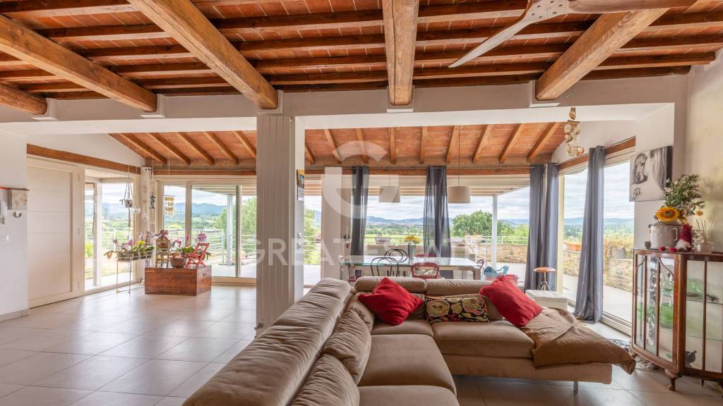 casa indipendente in vendita ad Arezzo in zona Antria