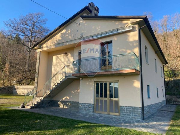 casa indipendente in vendita ad Arezzo in zona Santa Maria alla Rassinata