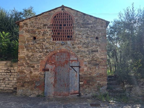 casa indipendente in vendita ad Arezzo in zona Antria