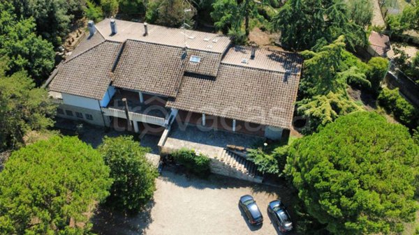 casa indipendente in vendita ad Arezzo in zona Centro Città