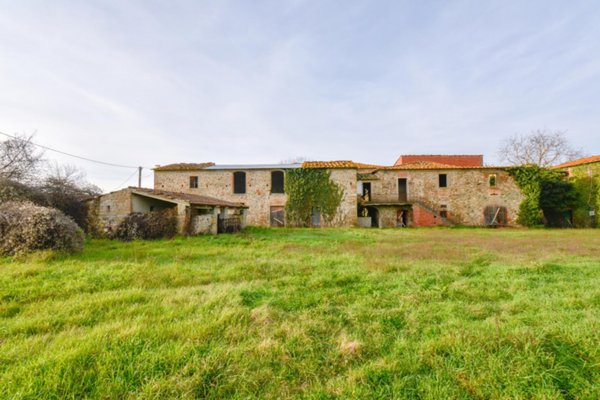 casale in vendita ad Arezzo in zona Quarata