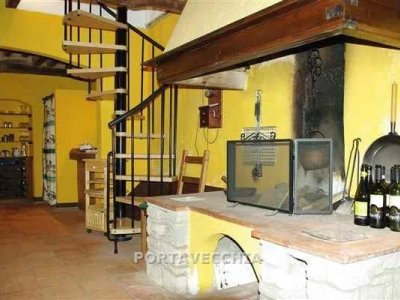 casa indipendente in vendita ad Arezzo
