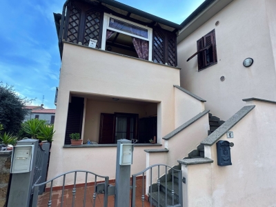 casa indipendente in vendita ad Arezzo